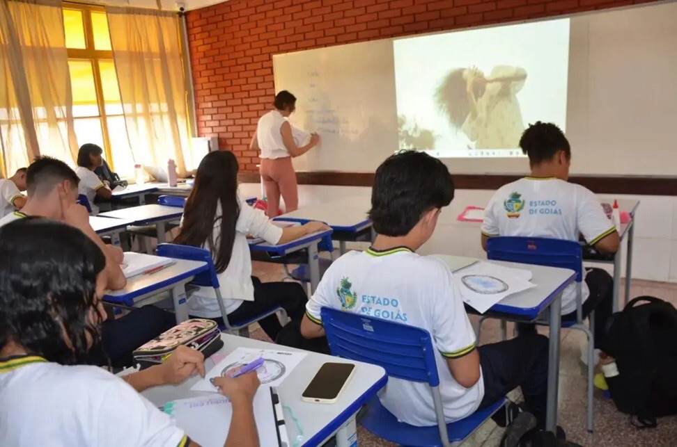 Goiás convoca mais 315 novos professores efetivos para a rede estadual